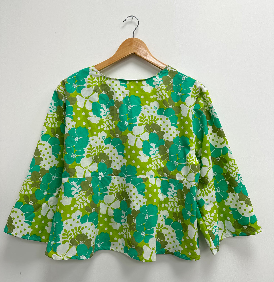 Blouse upcyclé verte a fleur 70’s - M/L